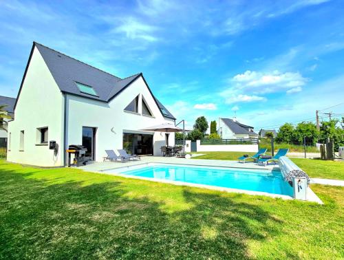 Bazén v ubytování La Saline, Villa avec piscine à 450m des Plages nebo v jeho okolí