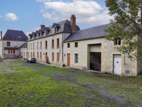 Grande maison avec piscine privée à Garchizy sur 650 m²