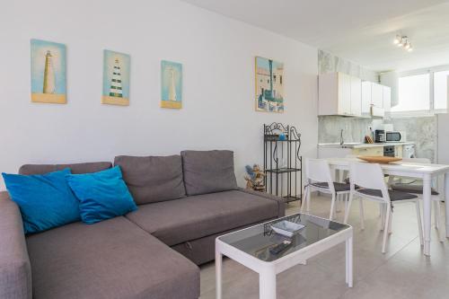 2BR Azahara Dream - Pool & Seaviews