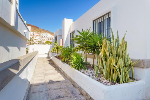 2BR Azahara Dream - Pool & Seaviews
