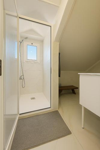 Santos Apartment in Central Lisbon with River View