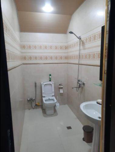 Ένα μπάνιο στο Whispering Pines Villa