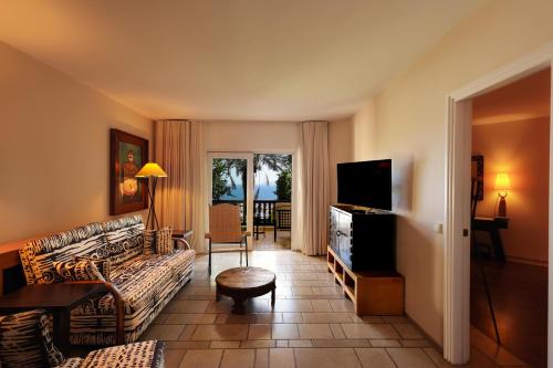 Televisyen dan/atau pusat hiburan di The Marmara Bodrum - Adult Only