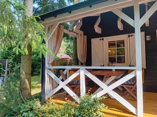 Black & White - Honey