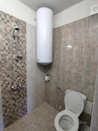 Galeriebild der Unterkunft Кулинарна къща за гости СОФРИЦА in Hvoyna