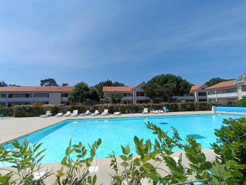 appartement dans residence avec piscine