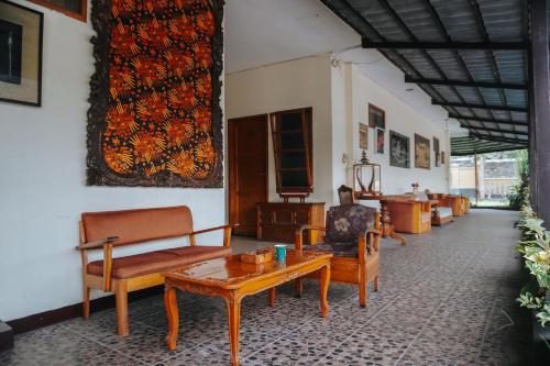 Χώρος καθιστικού στο wisma green maribaya