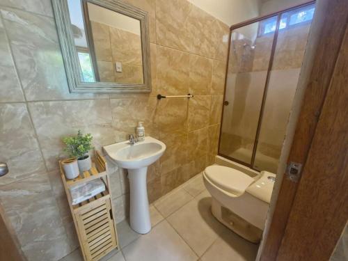 Bilik mandi di Tornameza Casa de Campo