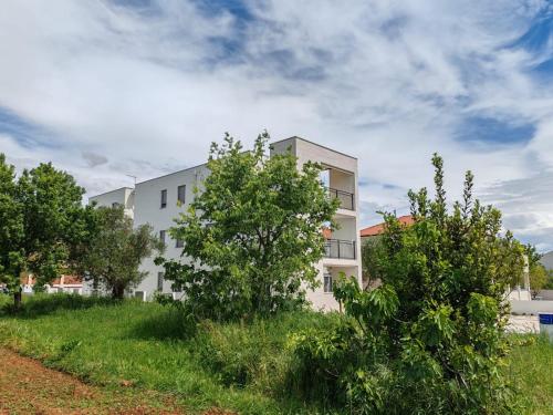 Seaside Serenity "Sand" with pool, 150m from sea