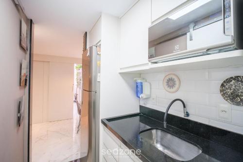 Ένα μπάνιο στο Apto Vista Mar na Vitória-SSA - SVM1409