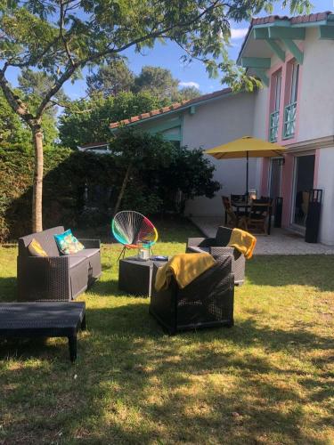 Maison mitoyenne avec beau jardin proche lac