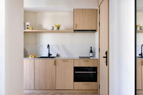 Η κουζίνα ή μικρή κουζίνα στο Sonder by Marriott Bonvoy Sofia Apartments Atocha