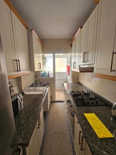HABITACIÓN privada centro málaga cerca tren María Zambrano y playa muy buena conexión WiFi