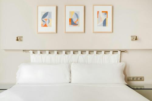 Postel nebo postele na pokoji v ubytování Vasanta Hotel Eixample, Sonder by Marriott Bonvoy