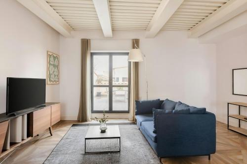 Телевизор и/или развлекательный центр в Piazza Barberini, Sonder Apartment by Marriott Bonvoy