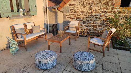 Rural farmhouse with patio, BBQ and fireplace