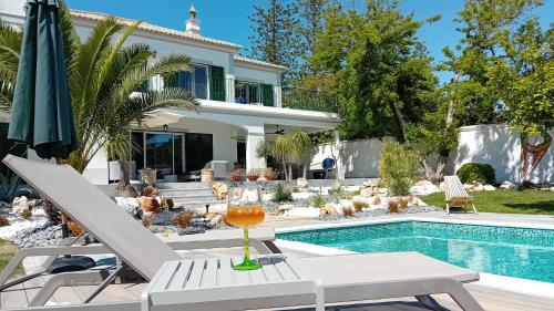 Casa Madeira, with salt-water pool and Sauna