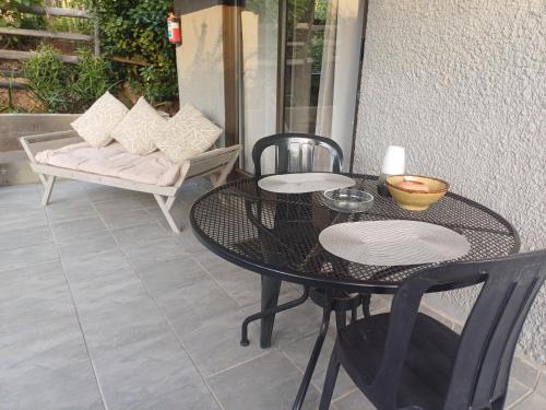 Gallery image of Santika Sunhill Cottage in Stellenbosch