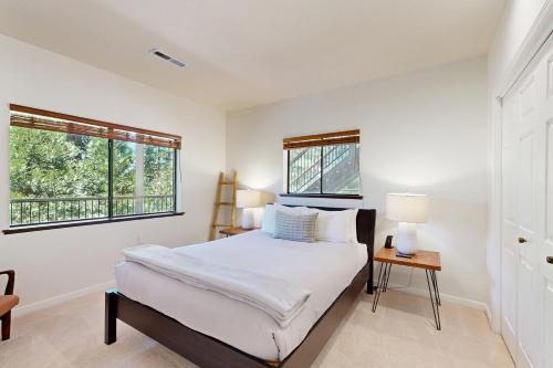 Ένα ή περισσότερα κρεβάτια σε δωμάτιο στο Restoration House