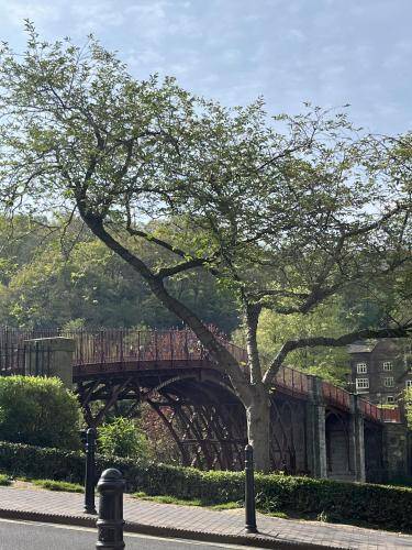 Gambar di galeri bagi The Tontine Hotel & Bar di Ironbridge