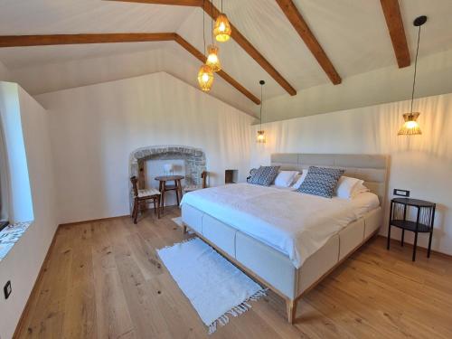 Cozy cottage with seaview and parking ideal for small family