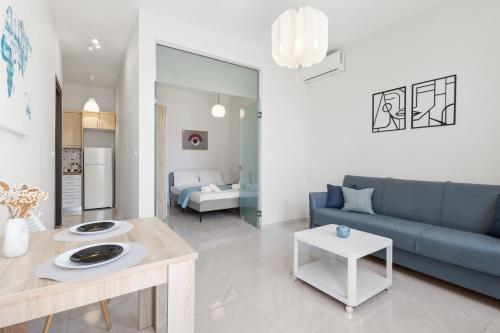 Central Bliss Apartment - 5' to Old Town