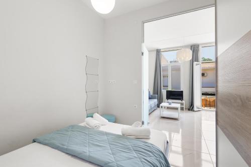 Central Bliss Apartment - 5' to Old Town