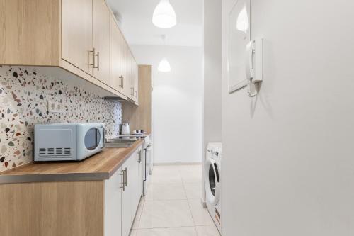 Central Bliss Apartment - 5' to Old Town