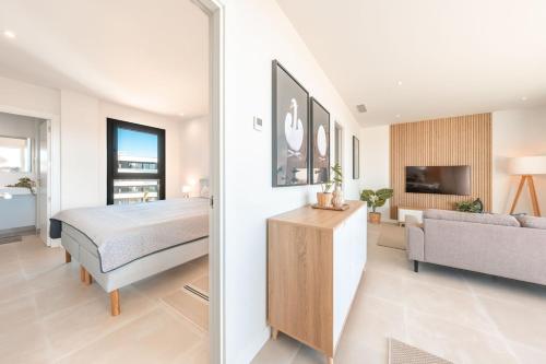 The Terrace Lounge - Garden and Panoramic Sea Views, Higueron West, Fuengirola