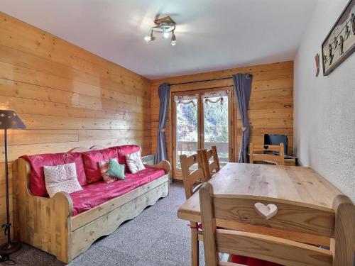 Appartement Chaleureux sur Pistes - Balcon, 4 Pers, Bien Équipé, Proche Commodités - FR-1-182-52