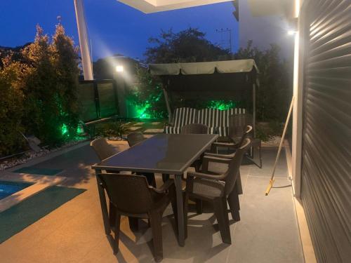 Fotografie z fotogalerie ubytování Çeşme merkezde özel havuzlu villa, private pool villa at Cesme center v destinaci Ildır