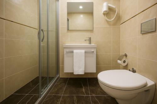 Un baño de Red Green