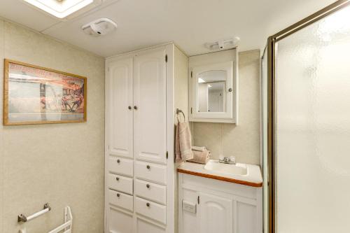 Ένα μπάνιο στο Sierra Nevada Mtn Views Gardnerville Getaway