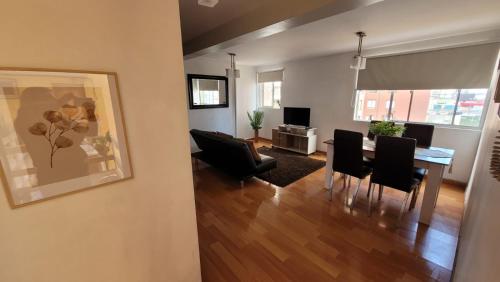 Μια τηλεόραση ή/και κέντρο ψυχαγωγίας στο edificio el pimiento 1745