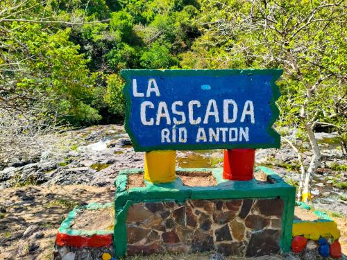 a sign that says la casablanca rio anterior at Las Catalinas Anton Panama in Antón