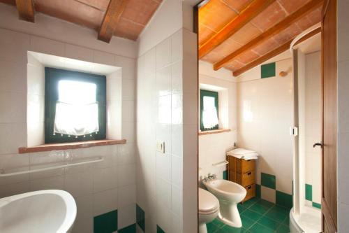 A bathroom at Agriturismo Il Fienile