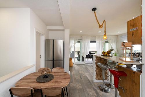 Η κουζίνα ή μικρή κουζίνα στο MY DALMATIA - Sea view Penthouse Nikita