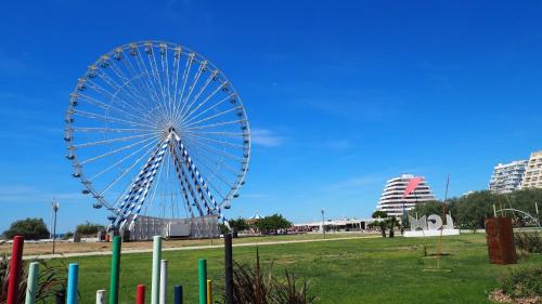Fotografie z fotogalerie ubytování T2 avec Terrasse & Piscine, Plage à 10 min, Parking v destinaci La Grande-Motte