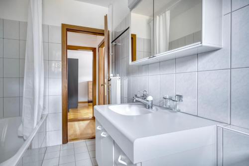 Ένα μπάνιο στο Downtown Suite