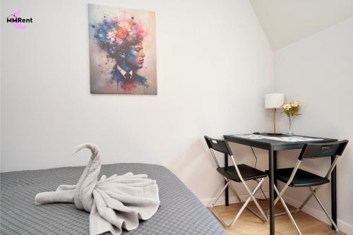 Giường trong phòng chung tại MMRent Dream Studio