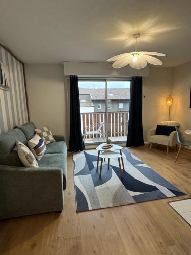 Afbeelding uit fotogalerij van Le Bleu Marine, grand studio au calme, à 2 pas du lac ! in Gérardmer