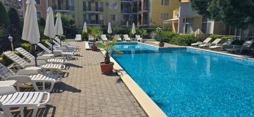 Πισίνα στο ή κοντά στο Vanilla Garden Apartments