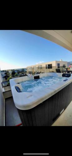 Bella Vista Sunset penthouse with private jacuzzi