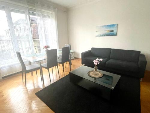 6 minutes walking from the Lausanne train station 2 rooms Apartment