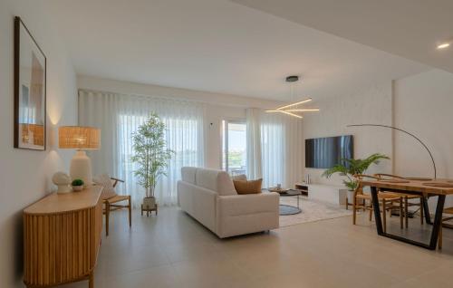 Chic Coastal Living on Estepona's Golden Mile