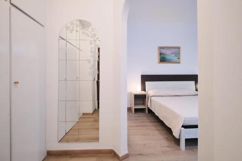 Tuscolana White Apartment