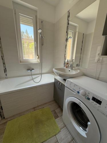 Kúpeľňa v ubytovaní ZEN Apartman Sunshine
