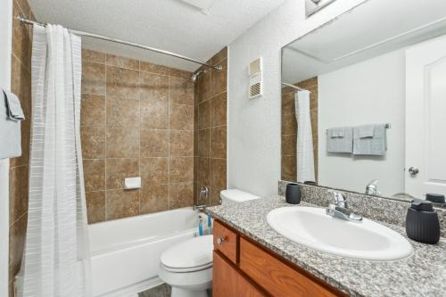 Bilik mandi di Reserve At Westwood 2103 I Spacious 1 Bed 1 Bath