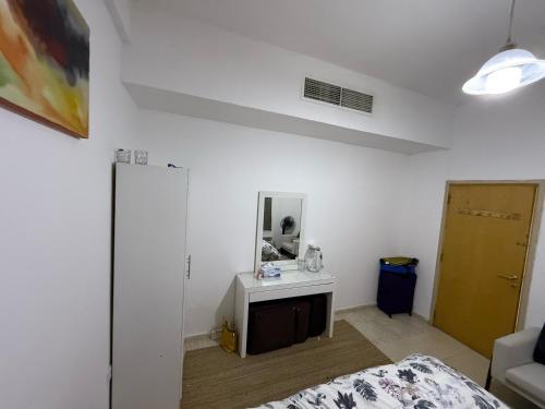 Room, Al majaz 2