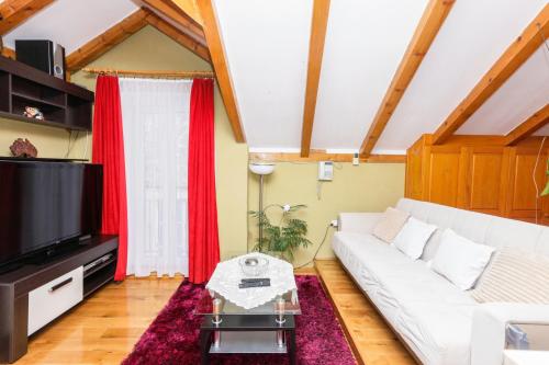 Apartments with WiFi Sibenik - 24358